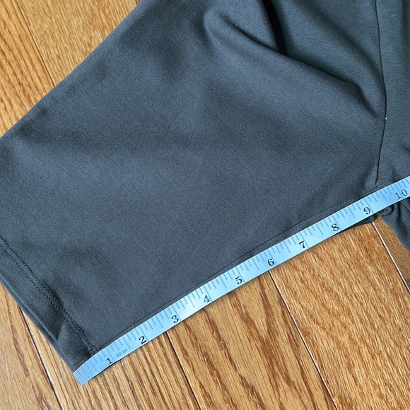 EUC Fashion Nova 2 Piece Bondoc Biker Short Set with Crop Top Olive Green Small - Picture 8 of 11